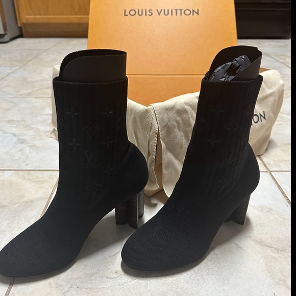 Louis Vuitton never worn sock boots - Picture 1 of 6